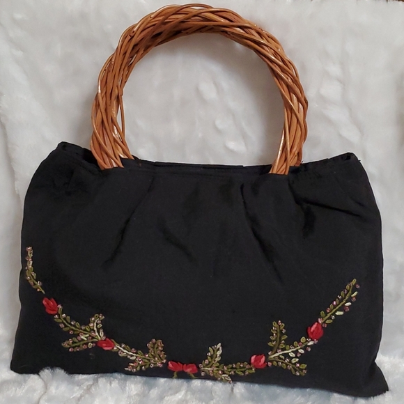 Rose embroidered•beaded•rattan/wood handles•black• - Picture 5 of 16